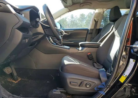 2025 Toyota Rav4 Xle z USA, uszkodzony, nr VIN 2T3P1RFV6SC527396